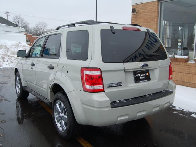 Ford Escape 2008 photo 2