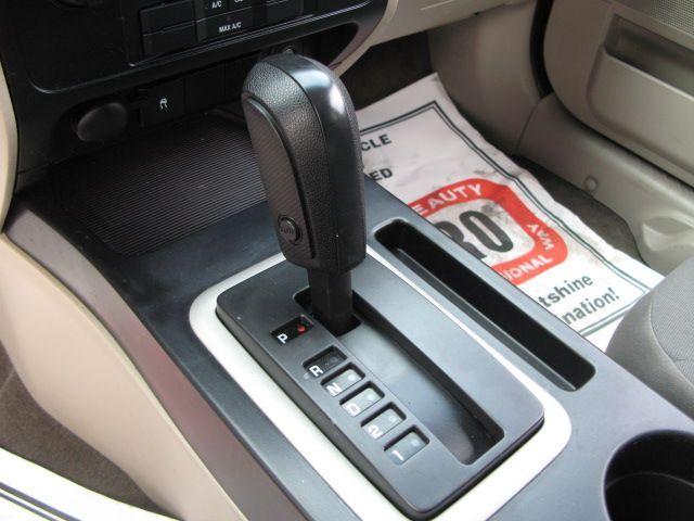 Ford Escape 2008 photo 2