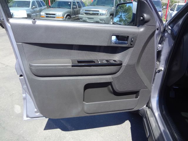 Ford Escape 2008 photo 23