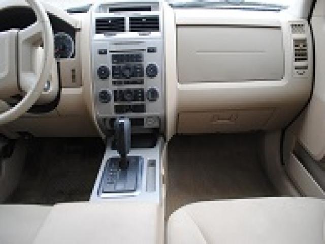 Ford Escape 2008 photo 2