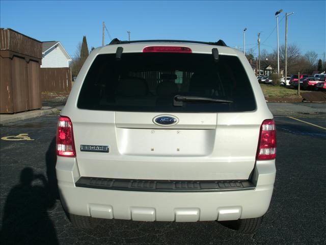 Ford Escape 2008 photo 2