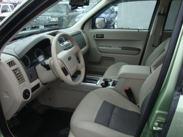 Ford Escape 2008 photo 2