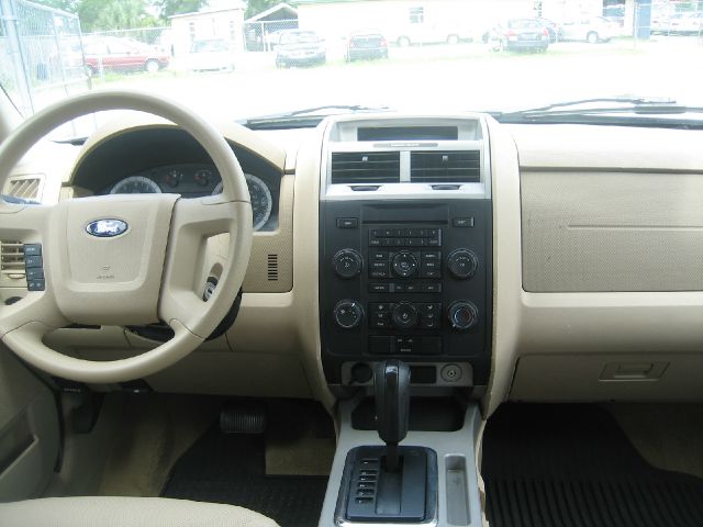 Ford Escape 2008 photo 3