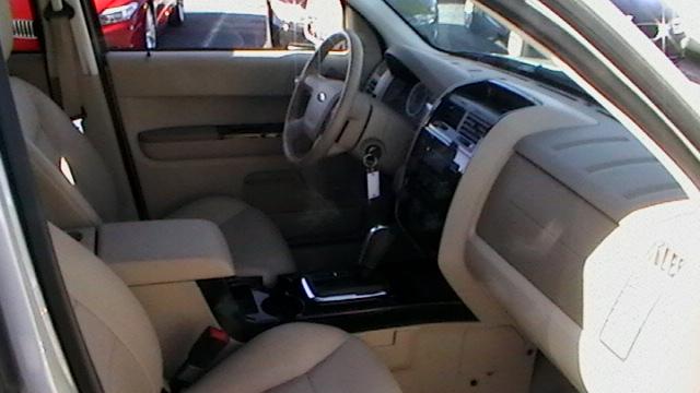 Ford Escape 2008 photo 2