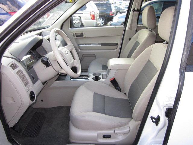 Ford Escape 2008 photo 2