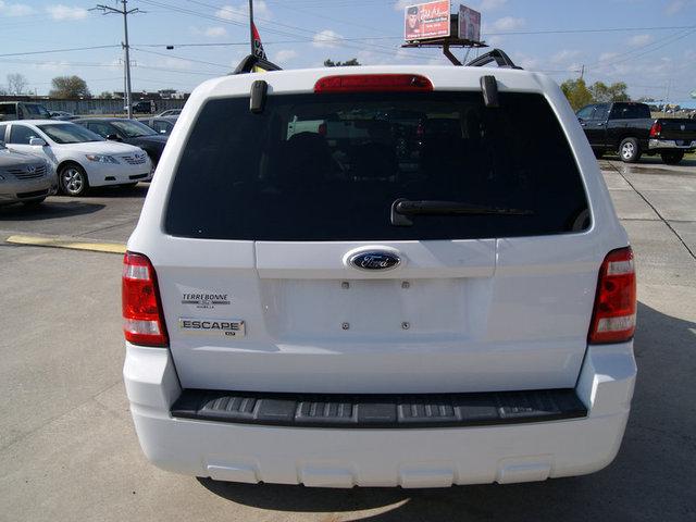 Ford Escape 2008 photo 2