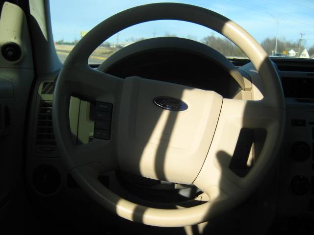 Ford Escape 2008 photo 2