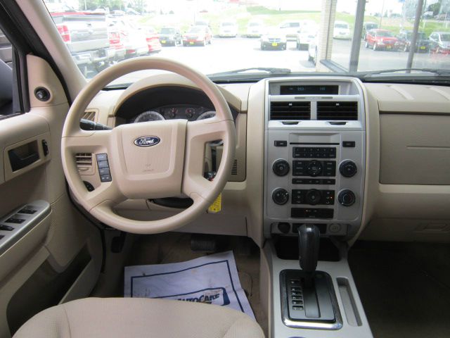 Ford Escape 2008 photo 2