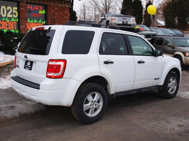 Ford Escape 2008 photo 2