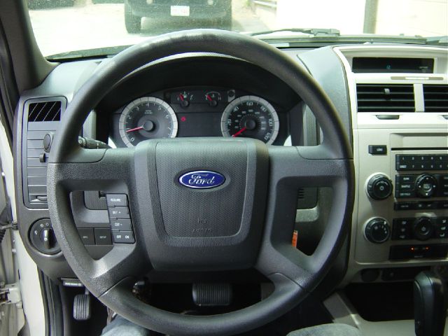 Ford Escape 2008 photo 3