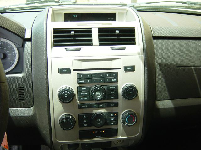 Ford Escape 2008 photo 9