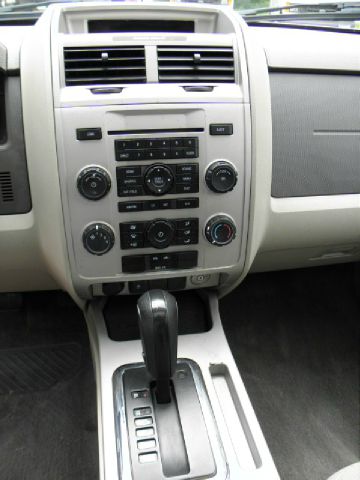 Ford Escape 2008 photo 36