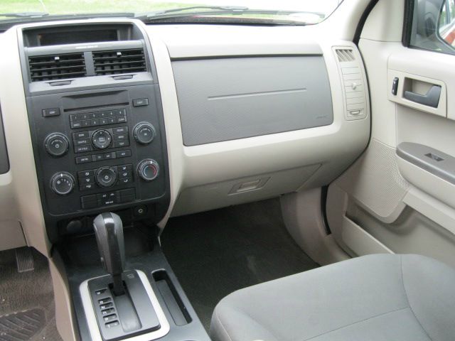 Ford Escape 2008 photo 2