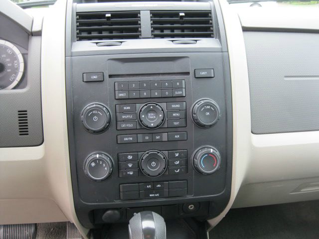 Ford Escape 2008 photo 21