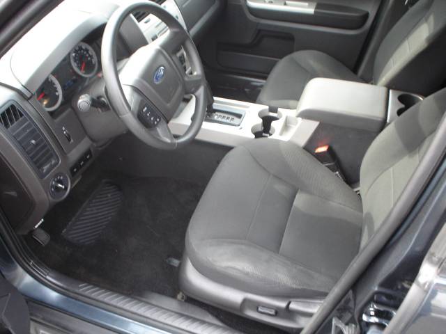 Ford Escape 2008 photo 2