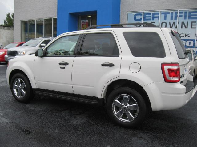 Ford Escape 2009 photo 2