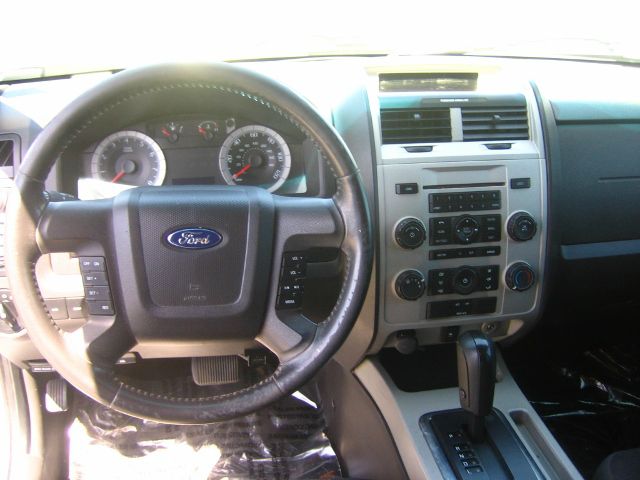 Ford Escape 2009 photo 2