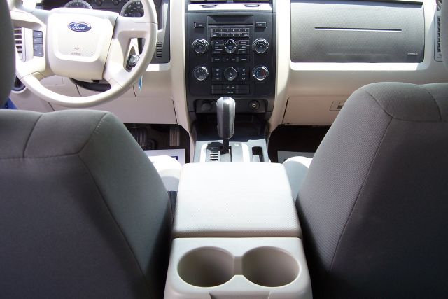 Ford Escape 2009 photo 2