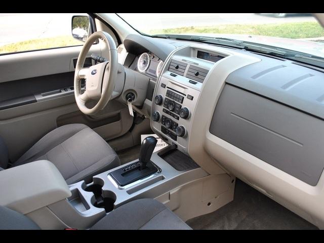 Ford Escape 2009 photo 1