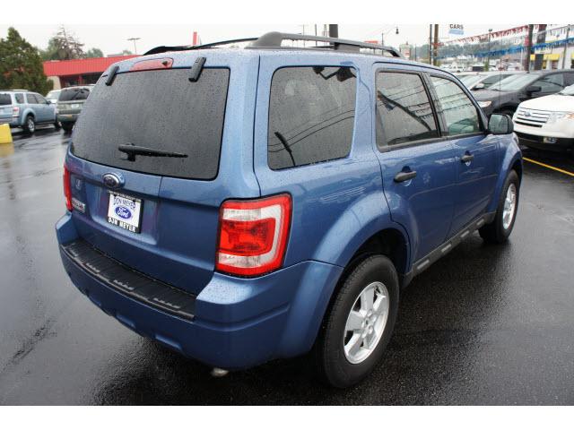 Ford Escape 2009 photo 2