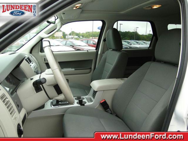 Ford Escape 2009 photo 3