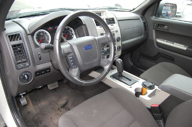 Ford Escape 2009 photo 2