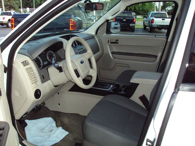 Ford Escape Ram 3500 Diesel 2-WD SUV