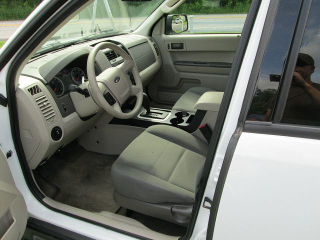 Ford Escape 2010 photo 1