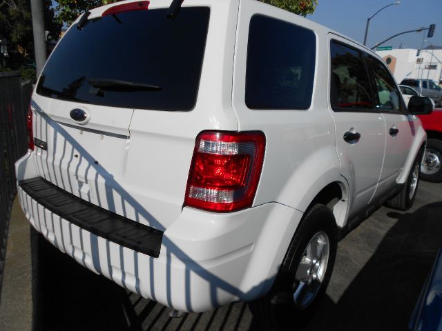 Ford Escape 2010 photo 1