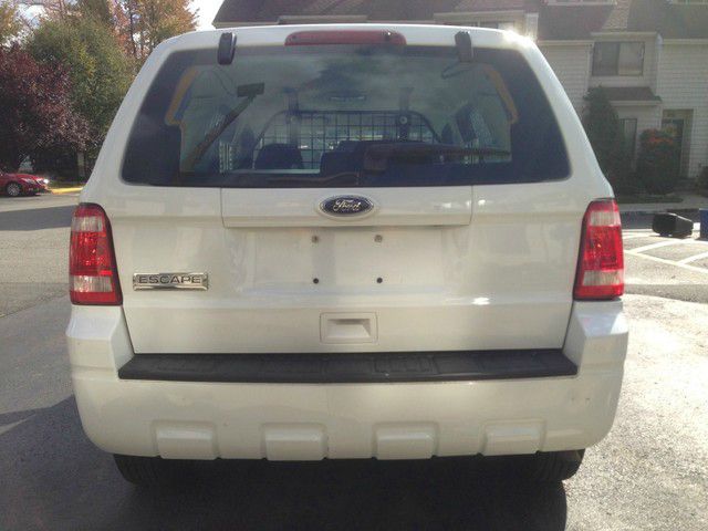 Ford Escape 2010 photo 1