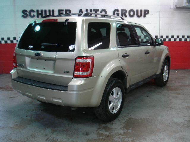 Ford Escape 2010 photo 1