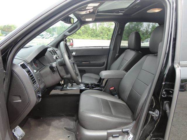 Ford Escape 2010 photo 1