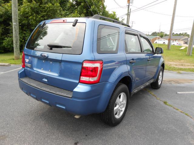 Ford Escape 2010 photo 1