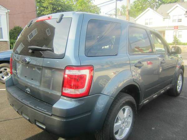 Ford Escape 4DR 4WD BASE AT SUV