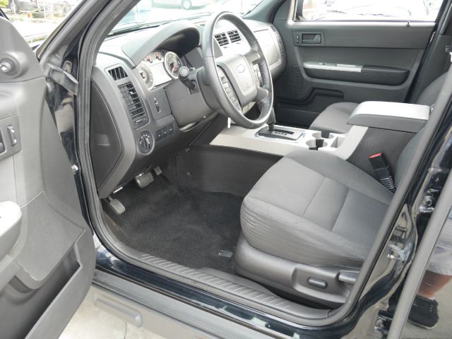 Ford Escape 2010 photo 2