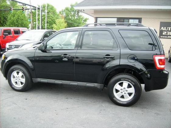 Ford Escape 2010 photo 2