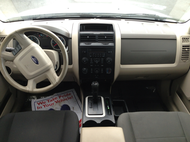 Ford Escape 2010 photo 4