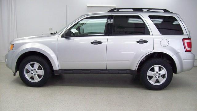 Ford Escape 2010 photo 1