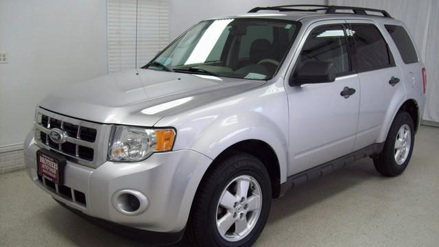 Ford Escape 2010 photo 2