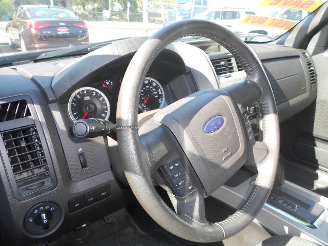 Ford Escape 2010 photo 14