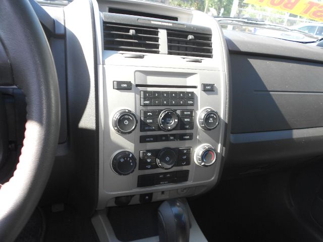 Ford Escape 2010 photo 3