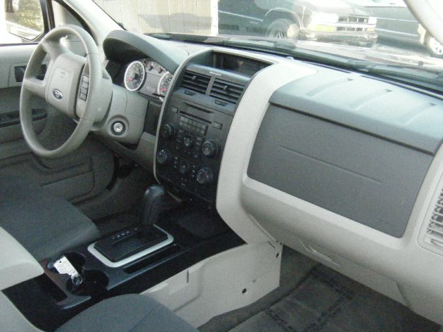 Ford Escape 2010 photo 2