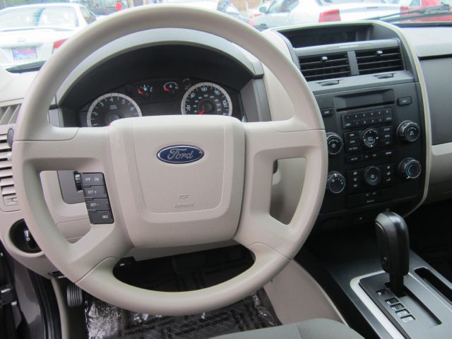 Ford Escape 2010 photo 3