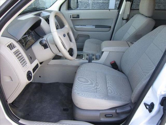 Ford Escape 2010 photo 6