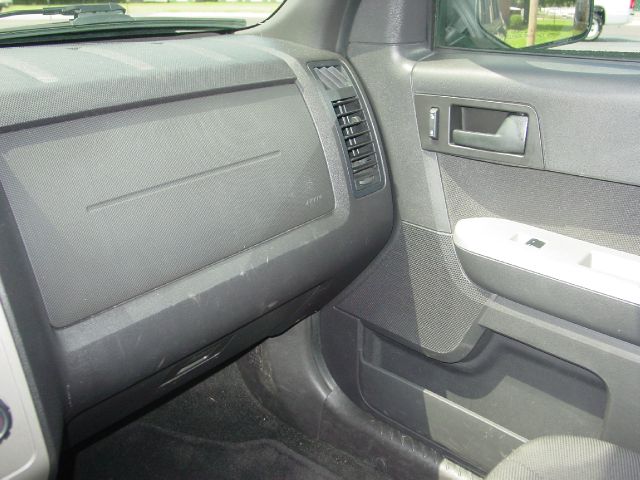 Ford Escape 2010 photo 19