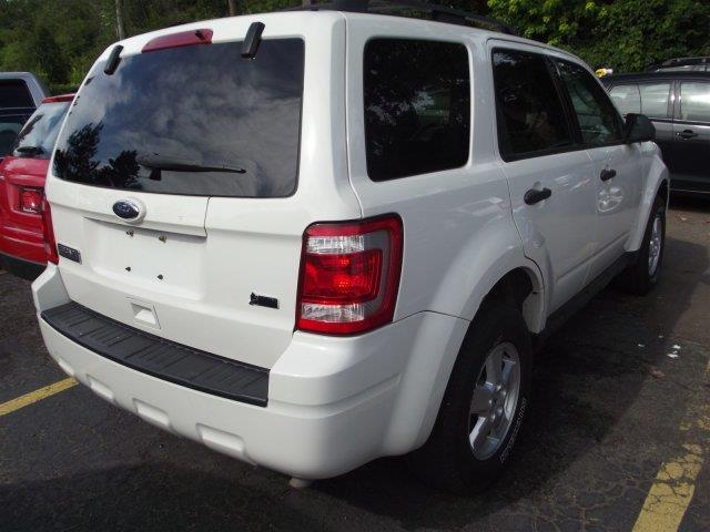 Ford Escape 2010 photo 3