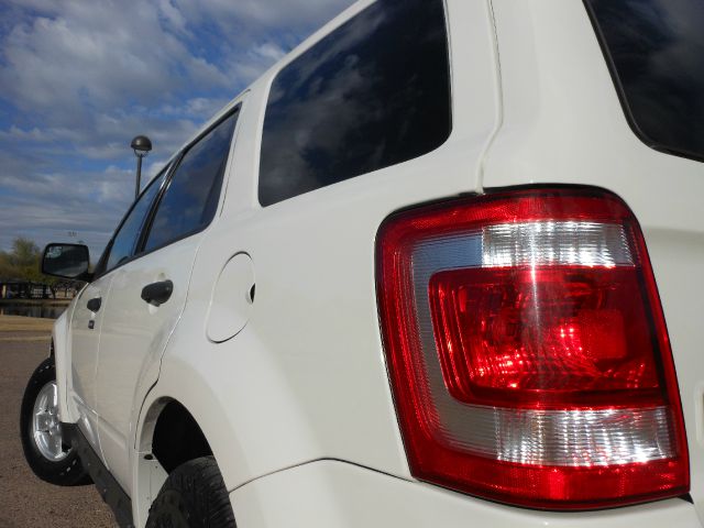 Ford Escape 2010 photo 3