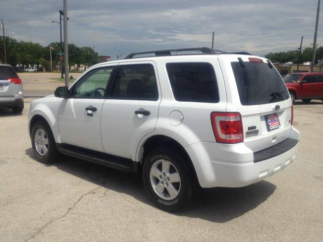 Ford Escape 2010 photo 1