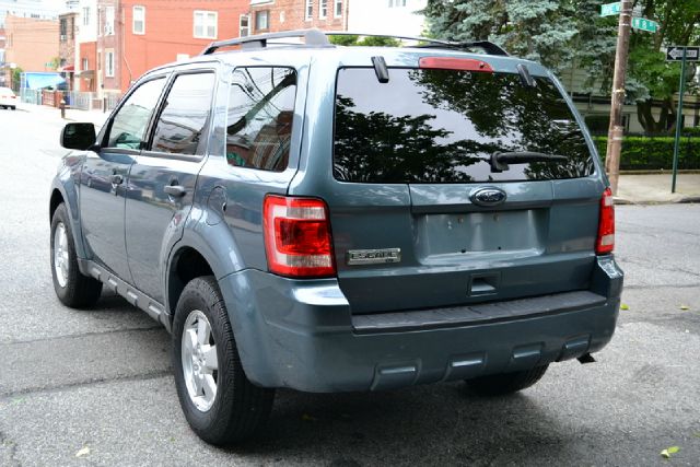 Ford Escape 2010 photo 2