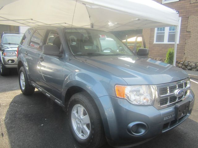 Ford Escape 4DR 4WD BASE AT SUV